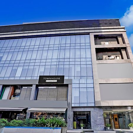 Super Townhouse Pbg Mall Vashi Turambhe Екстериор снимка