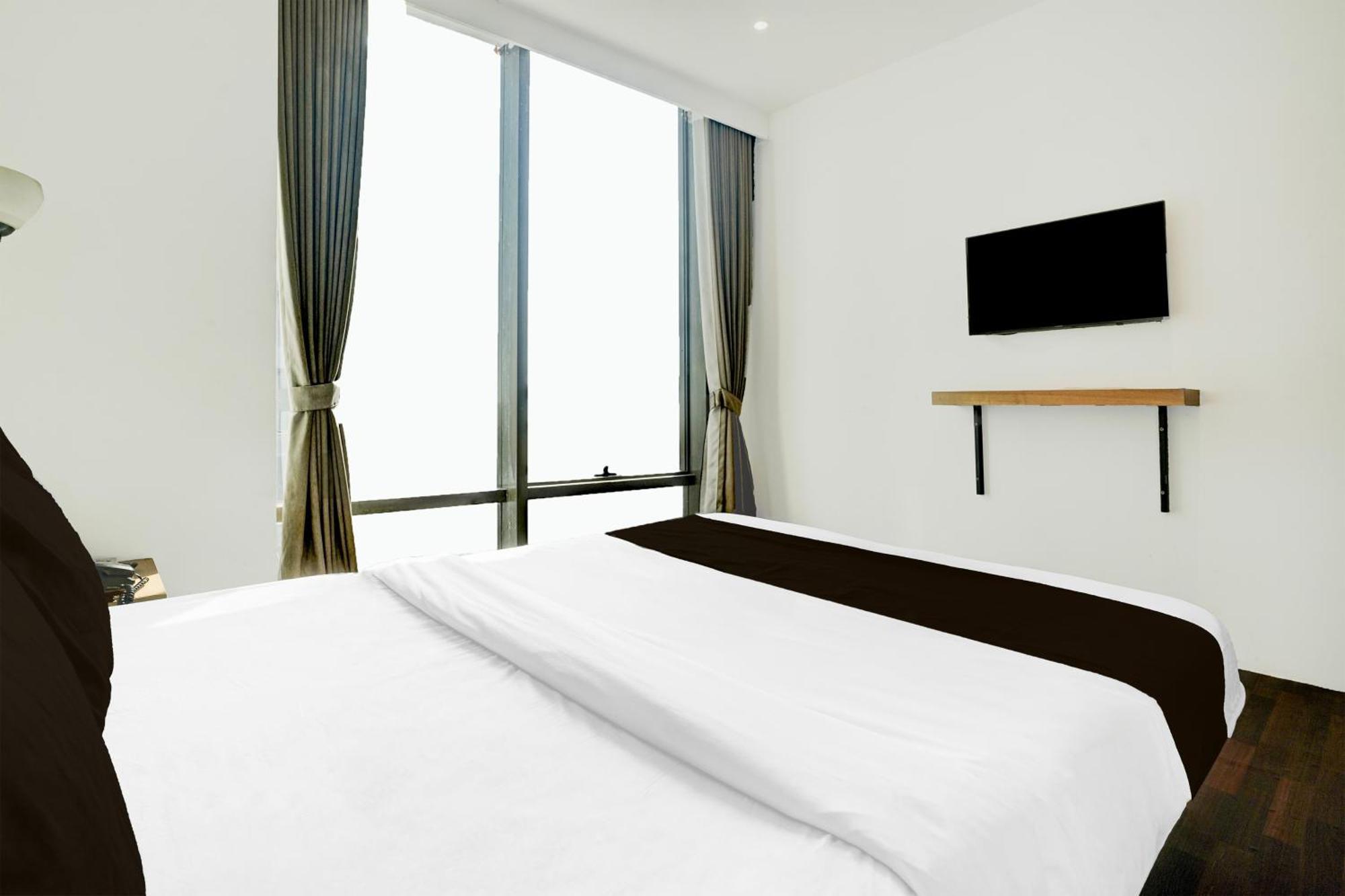 Super Townhouse Pbg Mall Vashi Turambhe Екстериор снимка