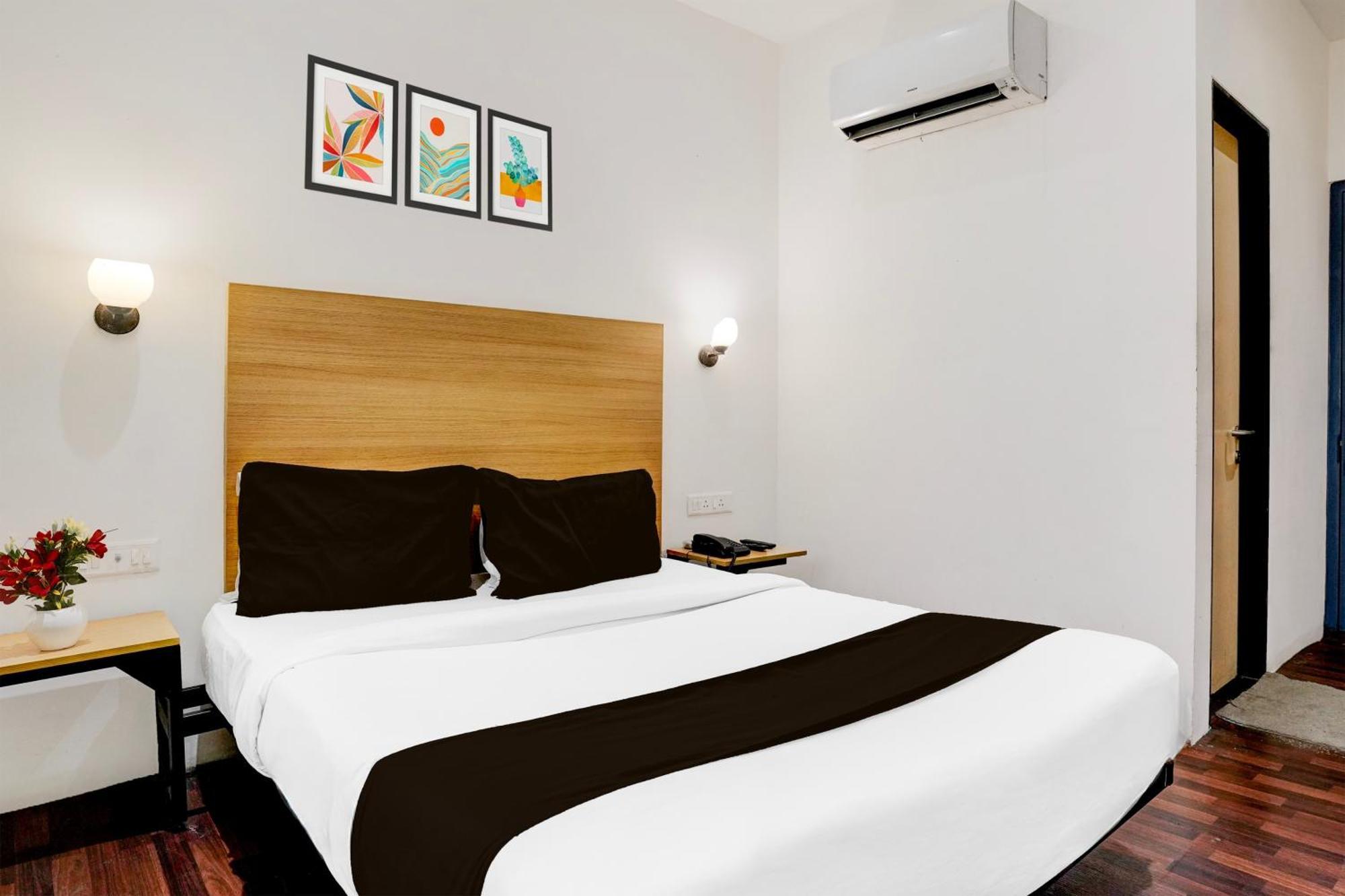 Super Townhouse Pbg Mall Vashi Turambhe Екстериор снимка