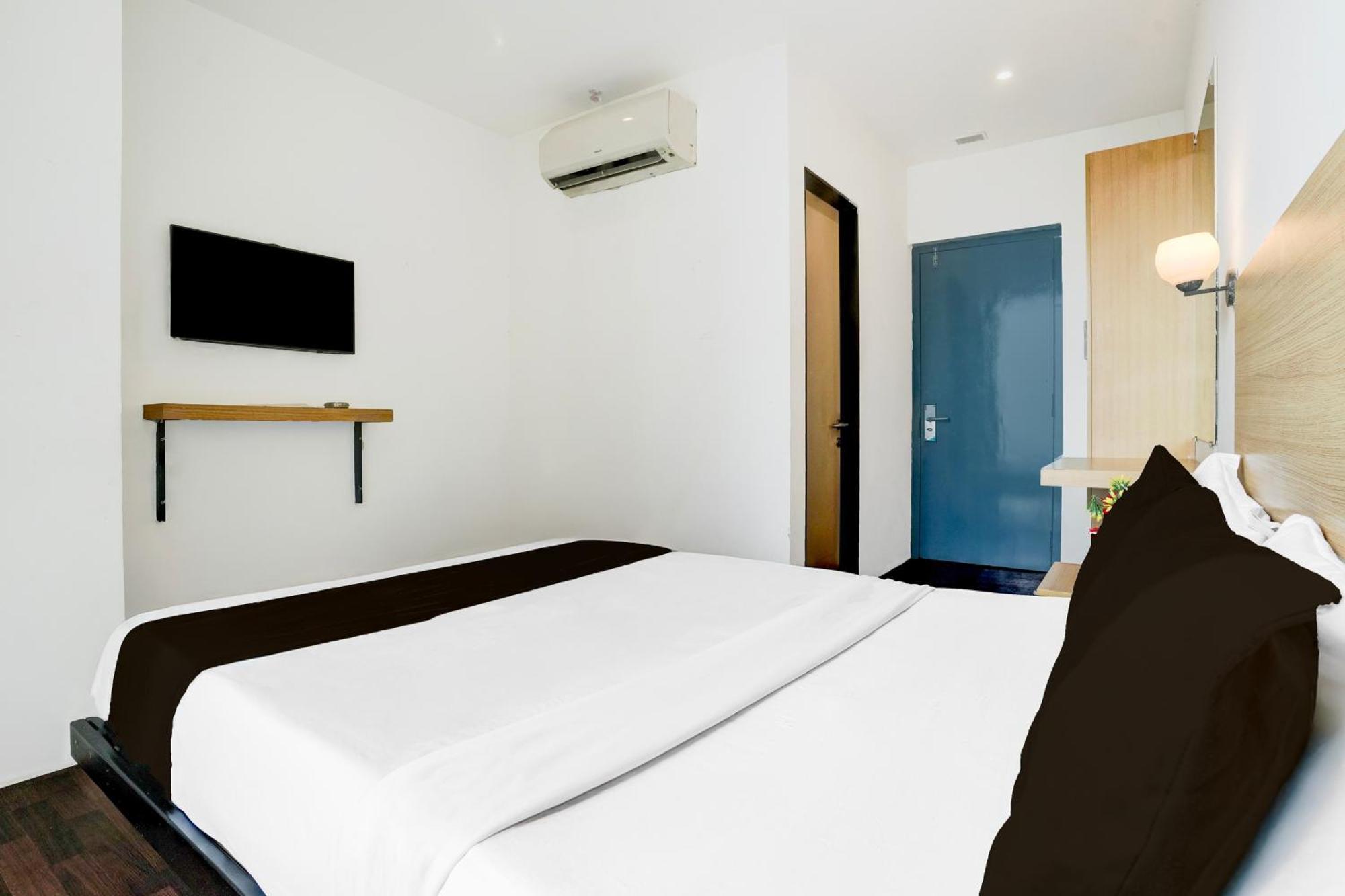 Super Townhouse Pbg Mall Vashi Turambhe Екстериор снимка